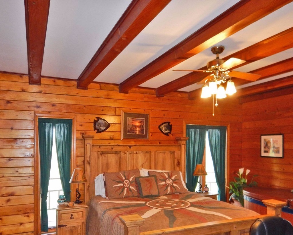 Buffalo River Lodge Honeymoon Suite